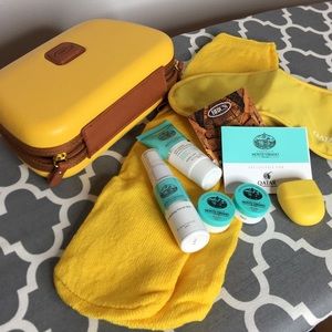 BRIC’S hard covered Travel Cosmetic Toiletry Bag